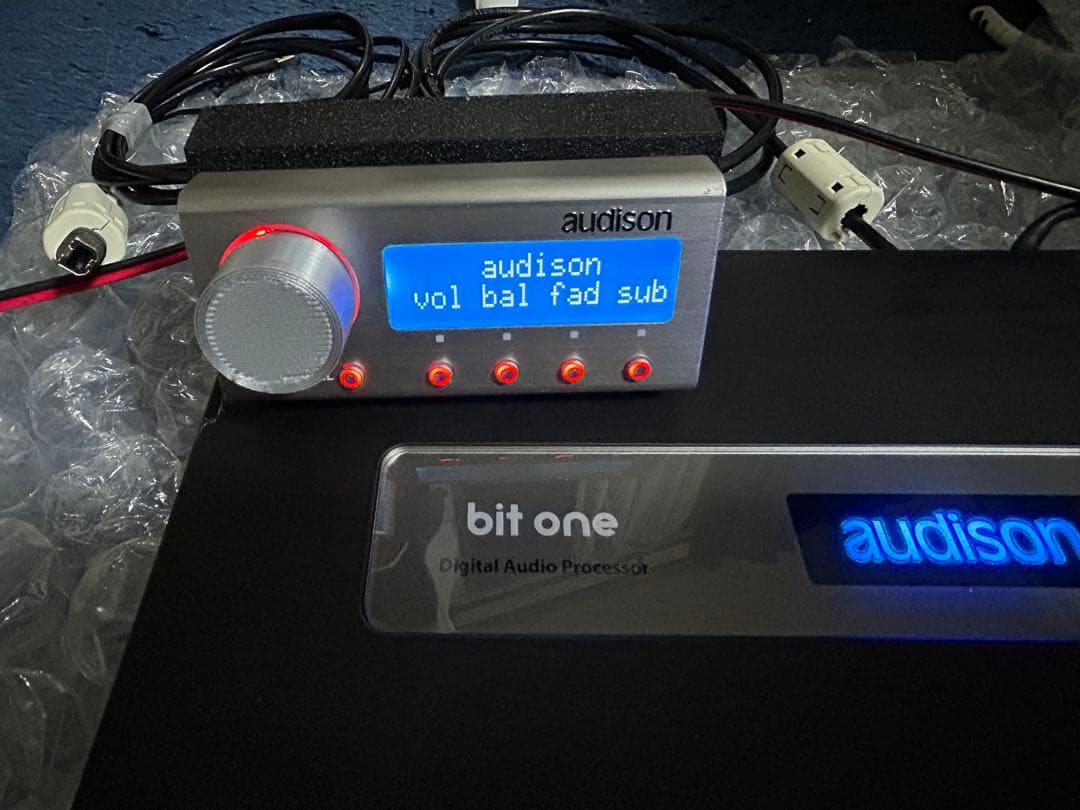 audison bit one デジタルオーディオプロセッサー