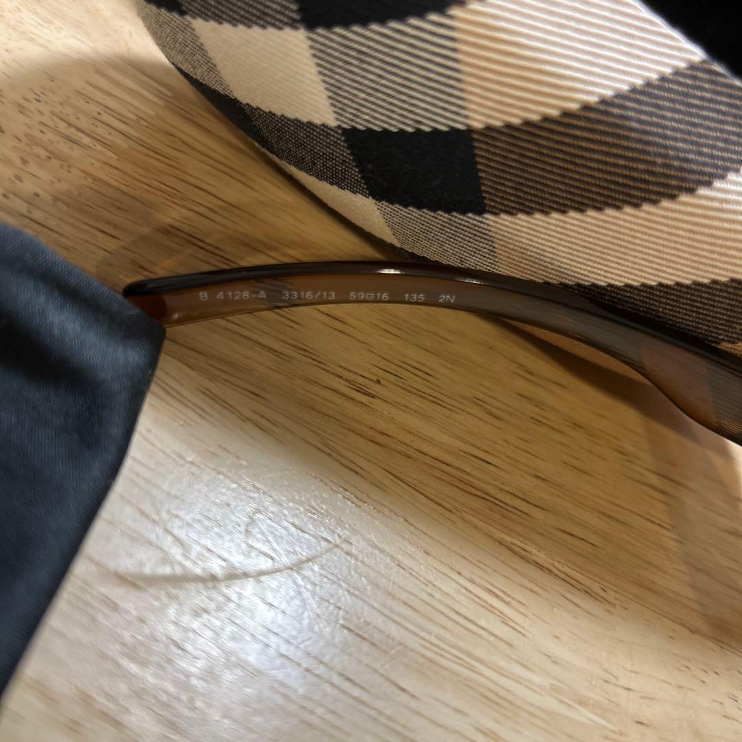 Burberry ブラウン サングラス ケース付き
