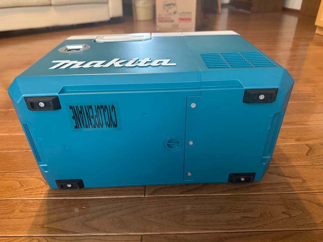 【美品】　マキタ　保冷温庫　CW003GZ
