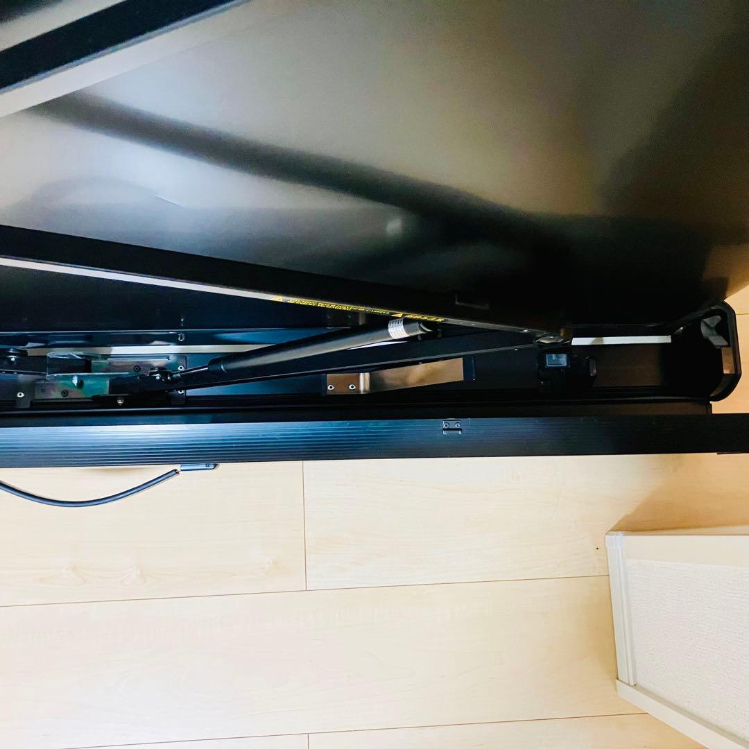 【美品】60インチ イズミコスモ 床置 自立式 プロジェクタースクリーン