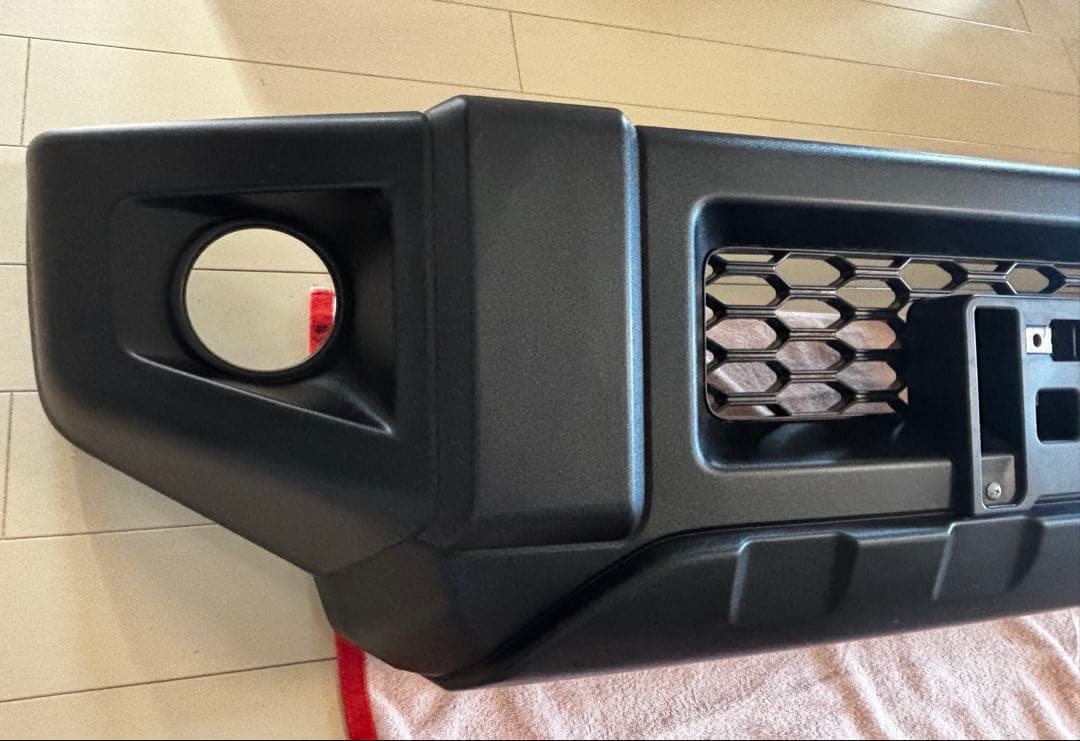 スズキ　ジムニー純正フロントバンパー ブラック JB64