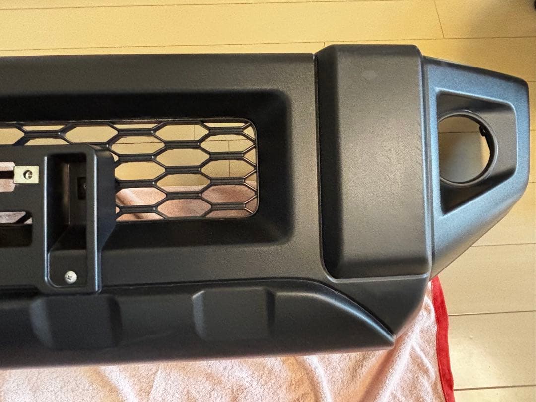 スズキ　ジムニー純正フロントバンパー ブラック JB64