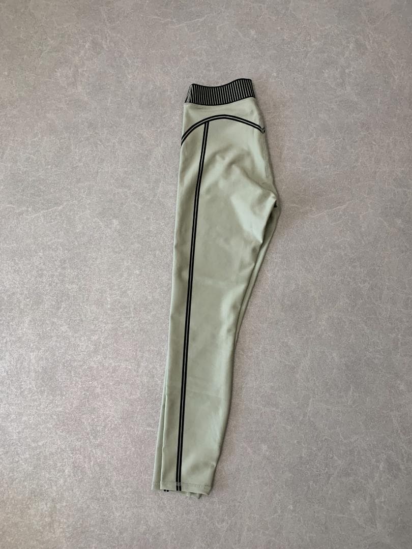 alo YOGA Airlift ハイウエスト 7/8 ラインナップ レギンス