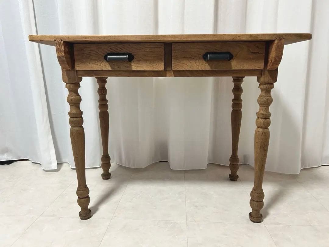 ろくろ脚　テーブル