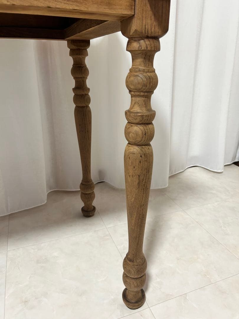 ろくろ脚　テーブル