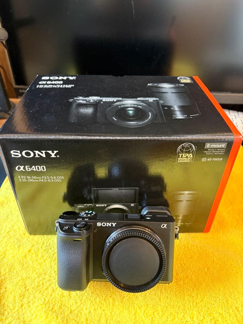 【極美品】α6400 ボディ シャッター637回 元箱・付属品・予備電池多数