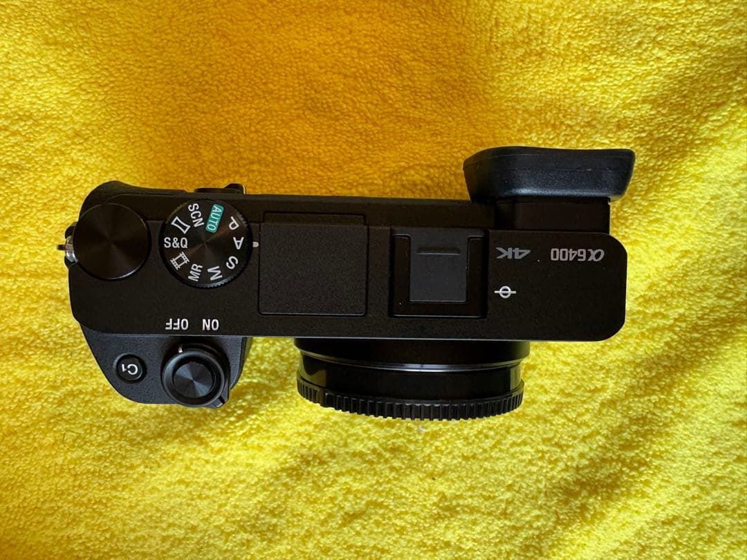 【極美品】α6400 ボディ シャッター637回 元箱・付属品・予備電池多数