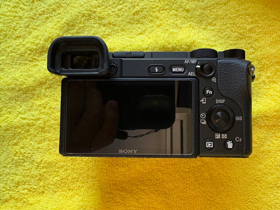 【極美品】α6400 ボディ シャッター637回 元箱・付属品・予備電池多数