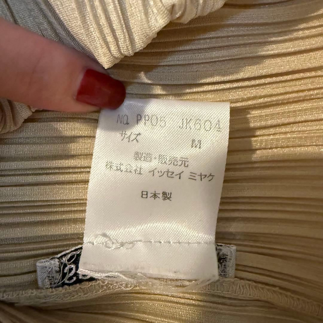 イッセイミヤケ　プリーツプリーズ　ハイネックトップス