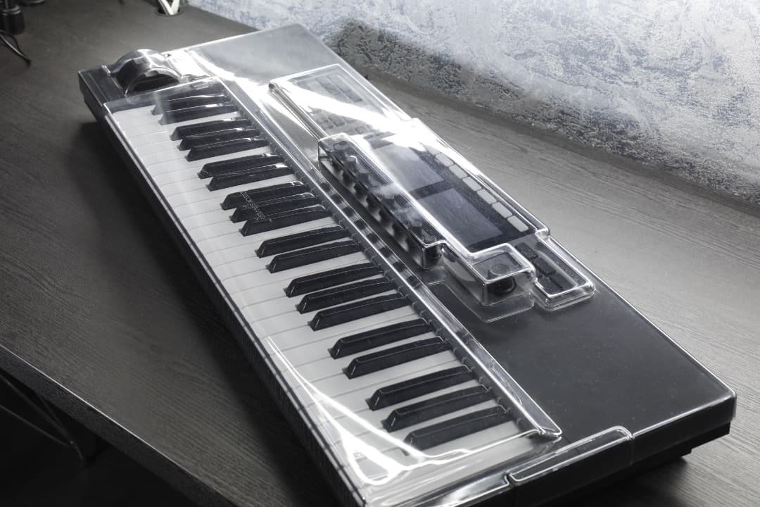 KOMPLETE KONTROL S49 MK2 キーボード