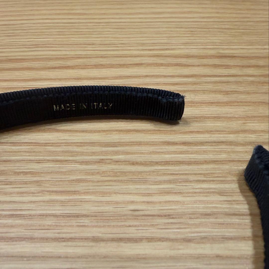 【Hi♡】Ferragamo カチューシャ　ブラック×シルバー