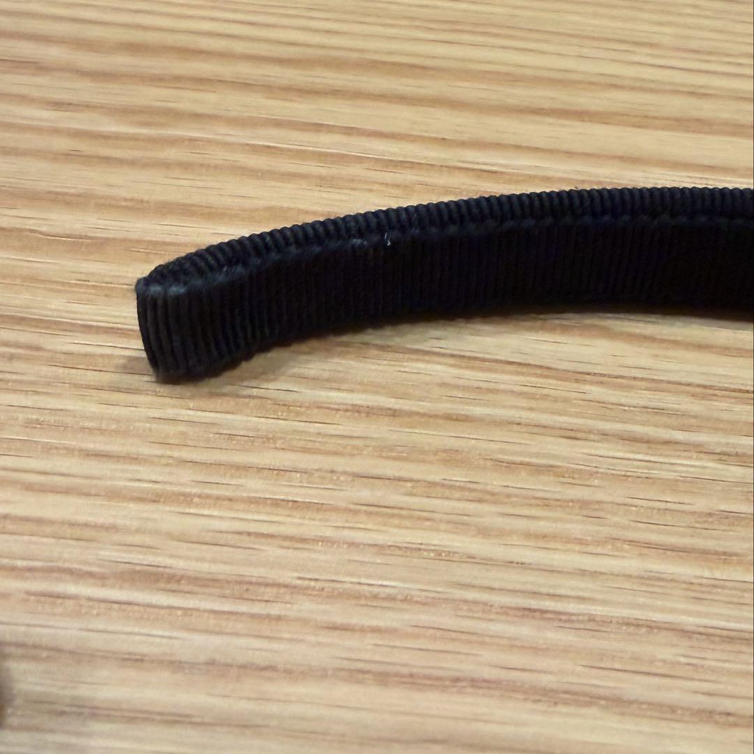 【Hi♡】Ferragamo カチューシャ　ブラック×シルバー