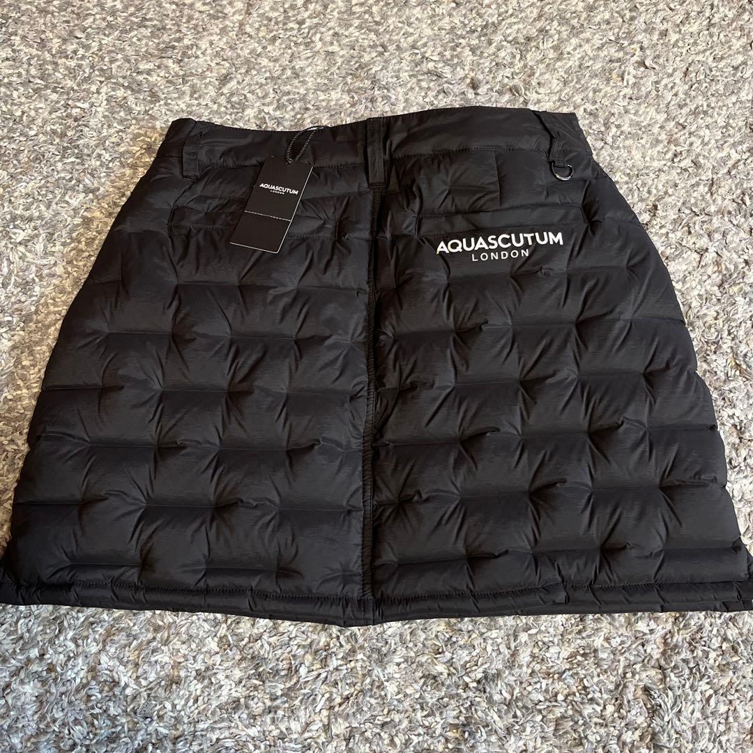 アクアスキュータム　ゴルフスカート　ダウン　フェザー　軽量　黒