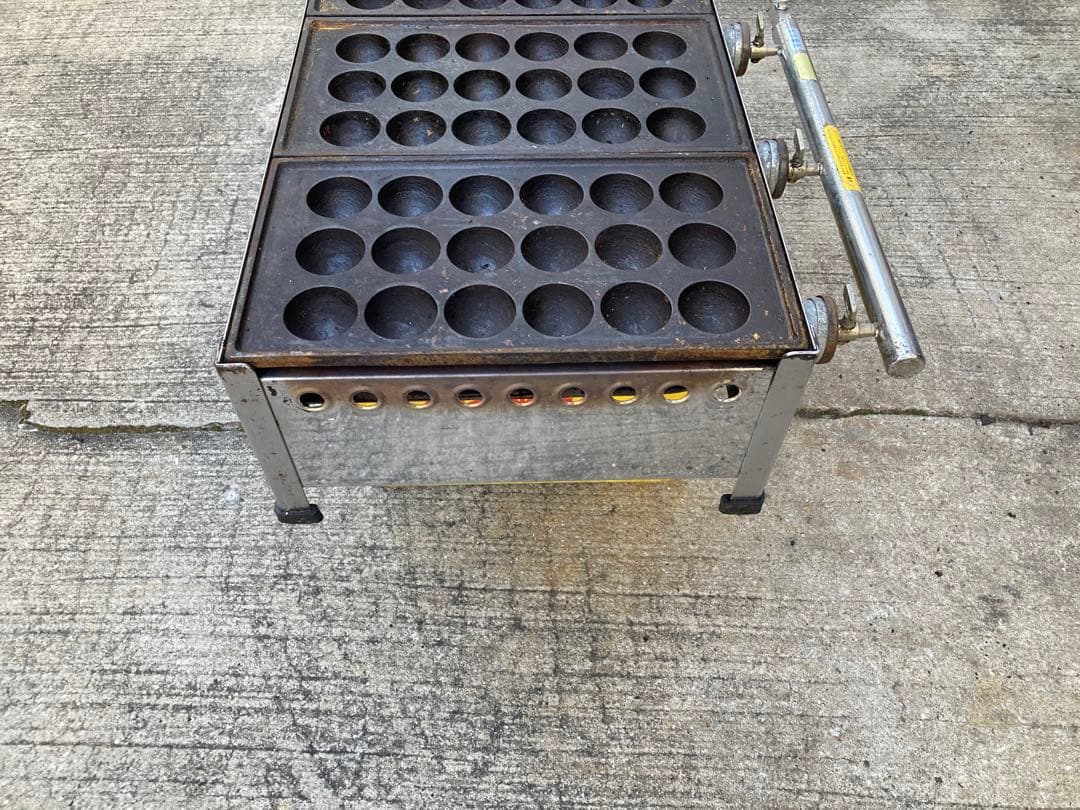 たこ焼き屋 天然ガス式 28個X3連84個と18個X3連54個のプレート付き