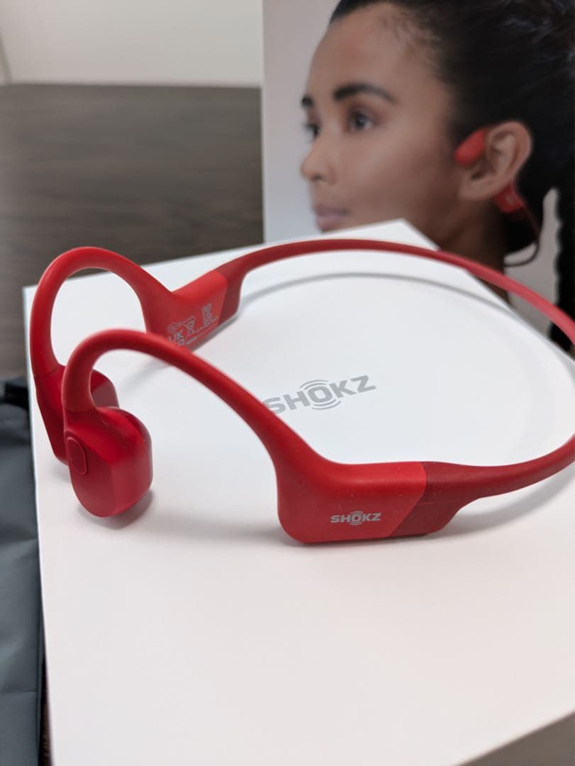 SHOKZ OPENRUN 赤 Black 骨伝導イヤホン　美品　S803