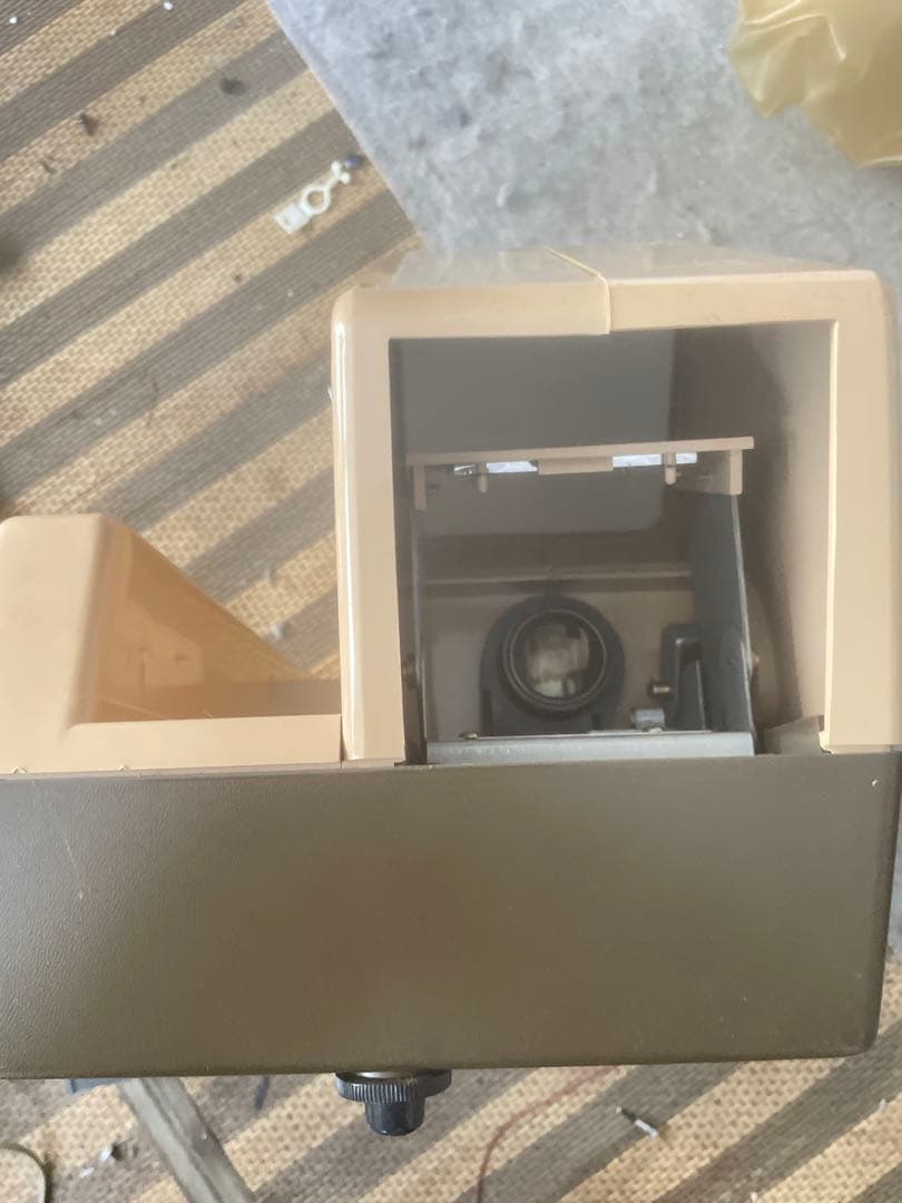 プロジェクター本体 ベージュ