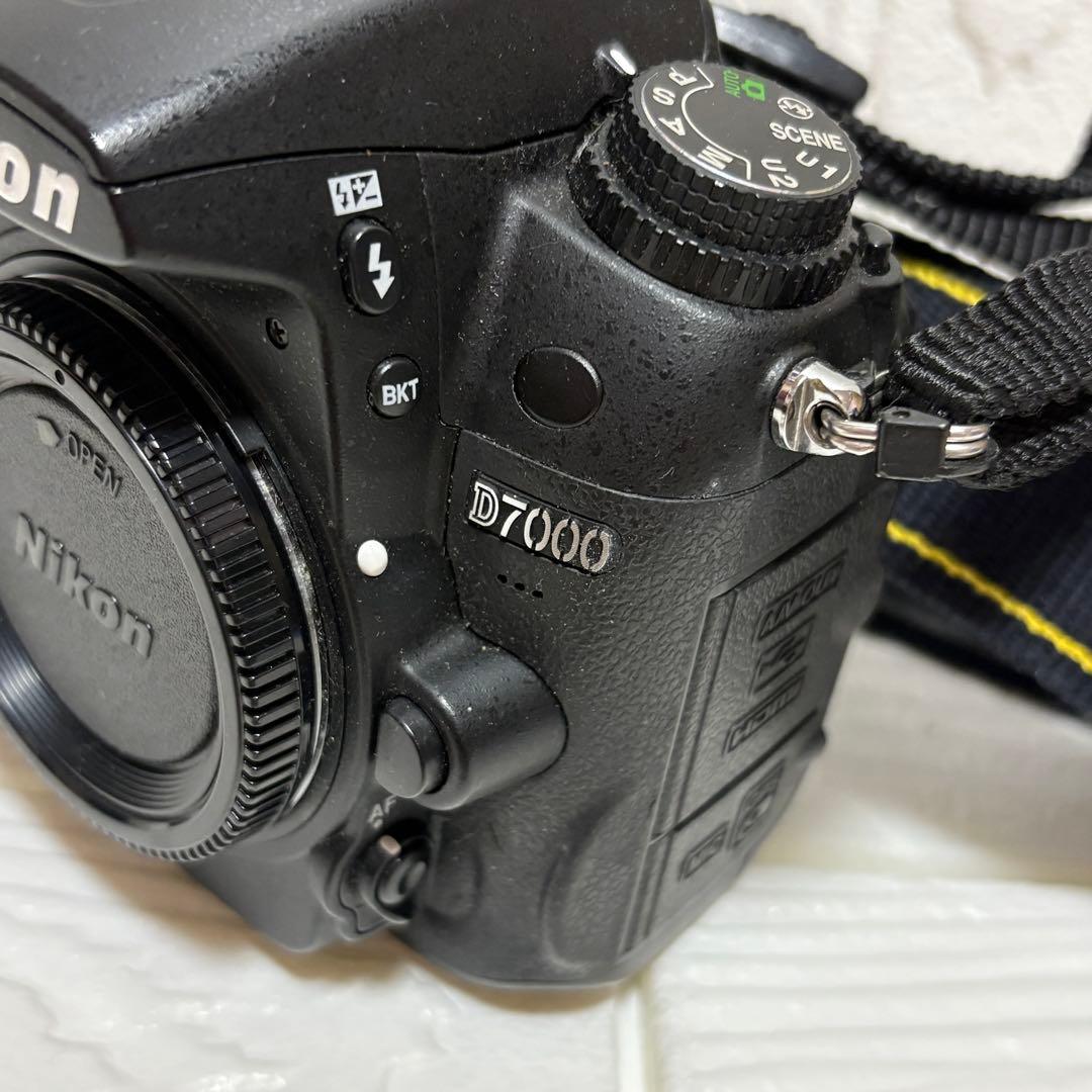 Nikon ニコン D7000 デジタル一眼レフカメラ