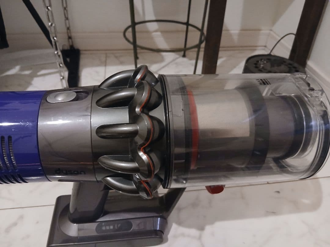 ひ*な様 Dyson V10 Fluffy 本体一式 動作確認済