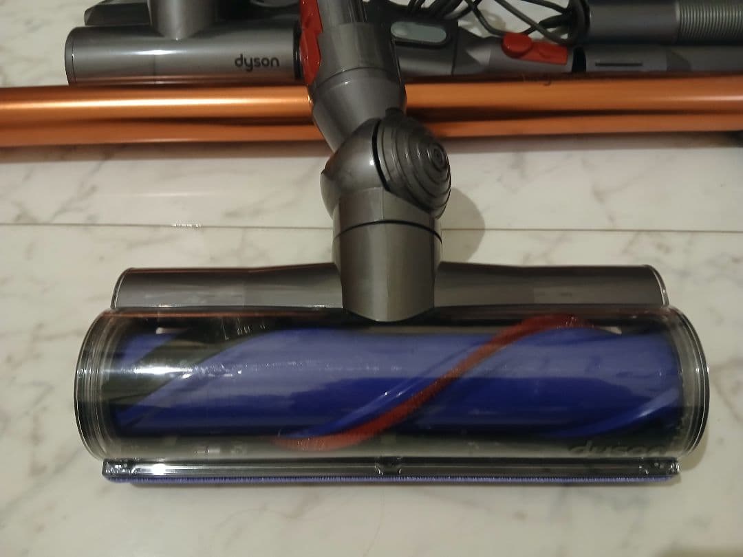 ひ*な様 Dyson V10 Fluffy 本体一式 動作確認済