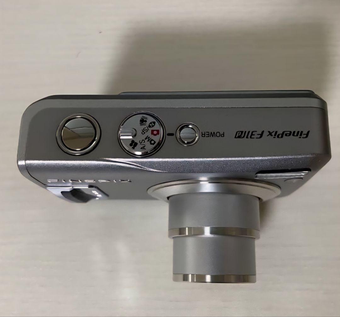美品！FUJIFILM FINEPIX　F31fd コンパクトデジタルカメラ