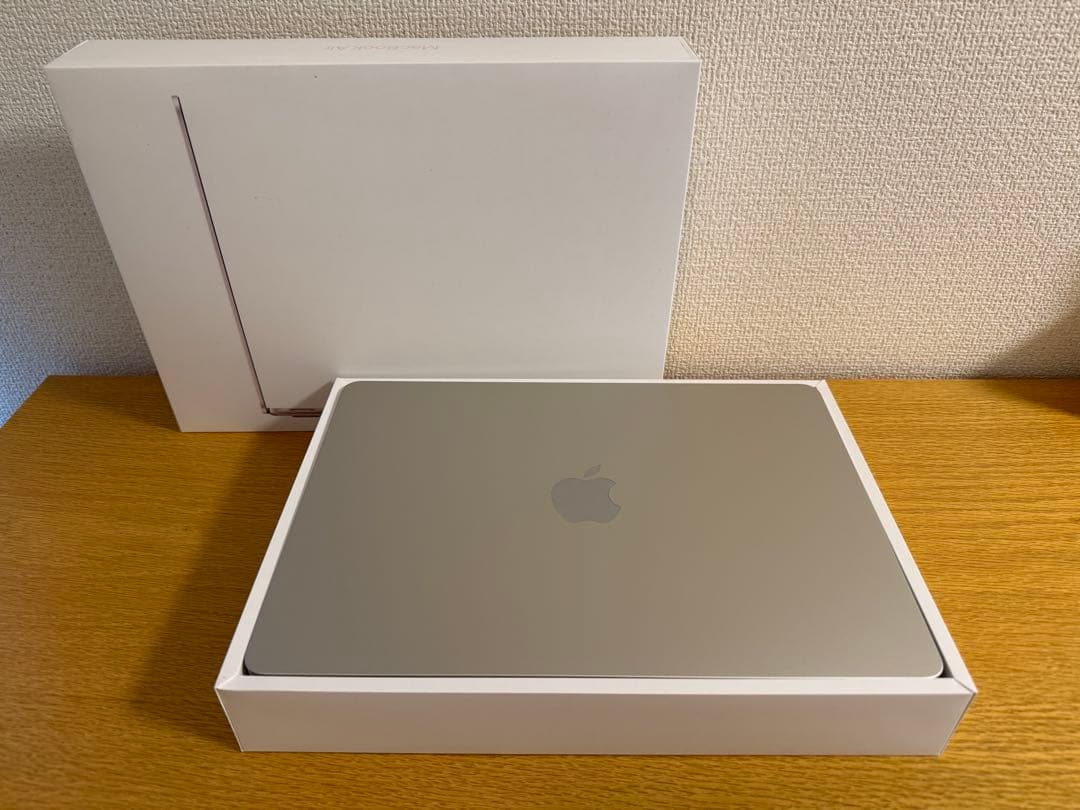 美品 MacBook Air M2 Apple Intelligence対応
