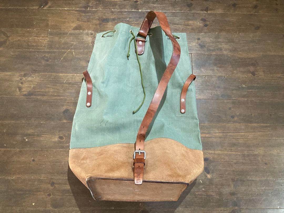 値下げ　スイス軍 ヴィンテージ マウンテン ダッフルバッグ