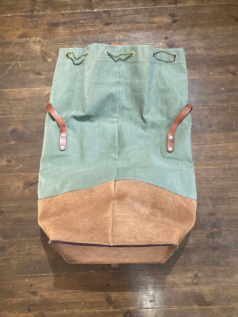 値下げ　スイス軍 ヴィンテージ マウンテン ダッフルバッグ