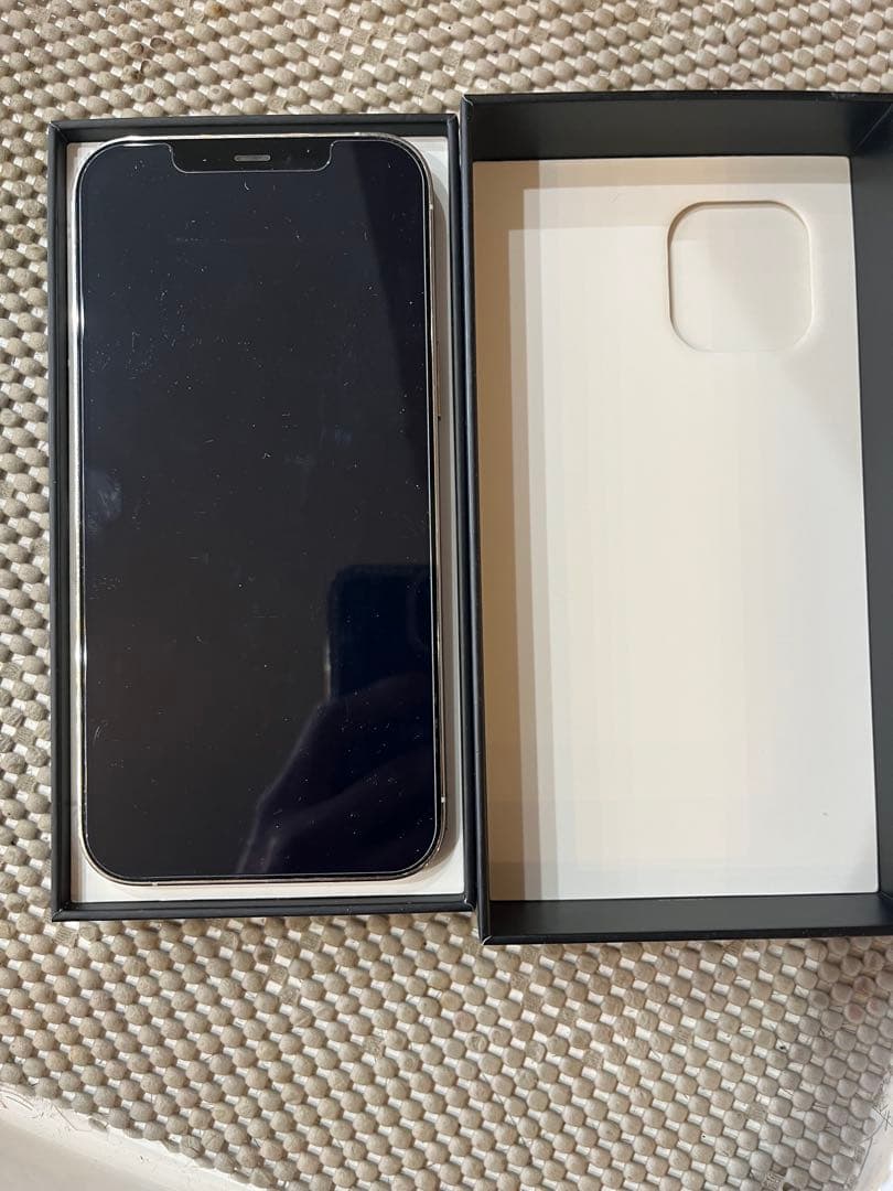 Apple iPhone 12 Pro maxシルバー 本体