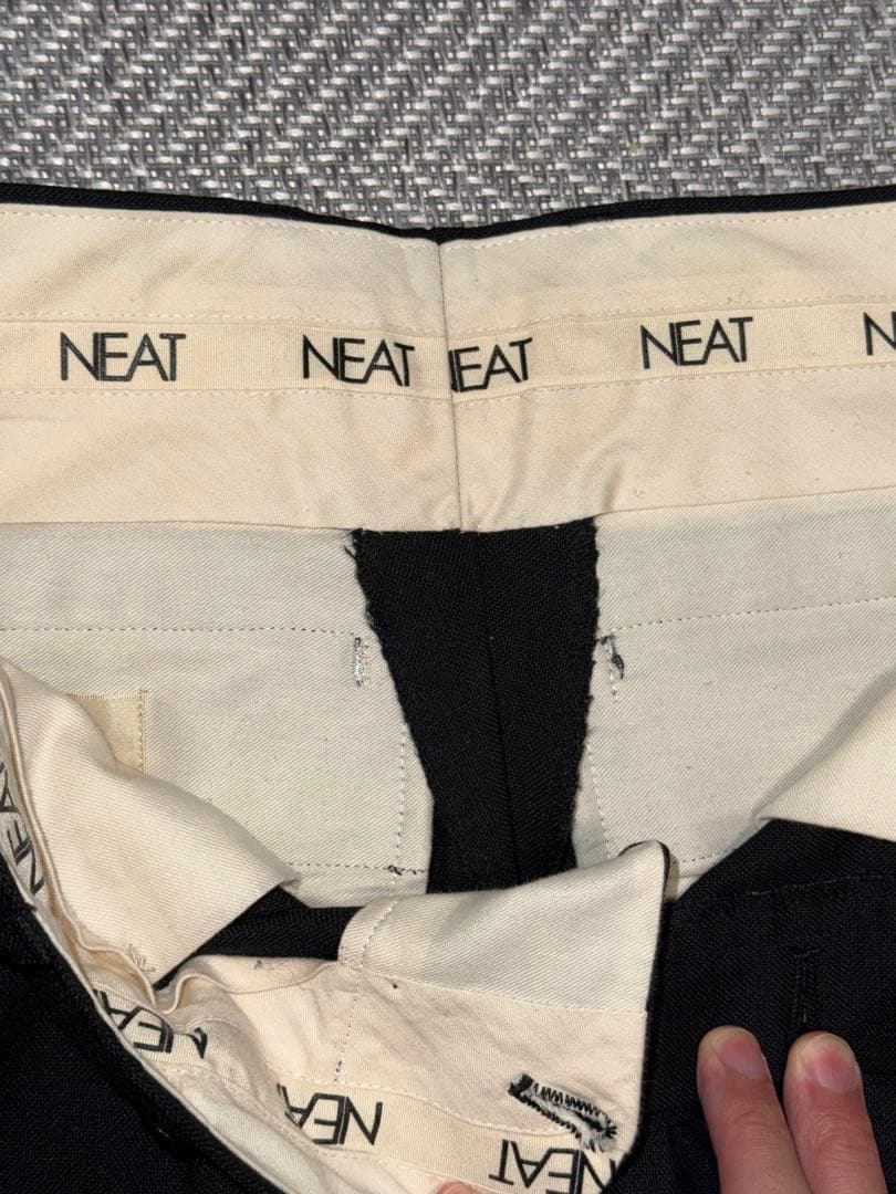 【美品】NEAT 黒ウール100% WIDE 44