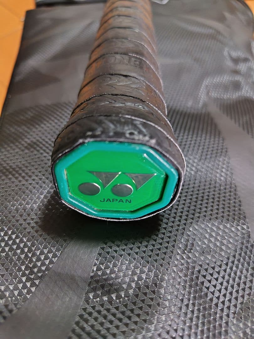 YONEX ソフトテニスラケット ボルトレイジ8V　専用ケース付