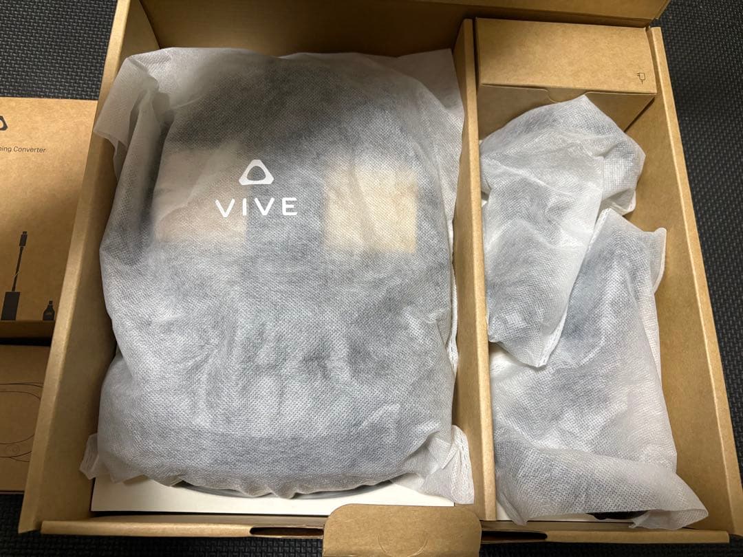 VIVE Focus VRヘッドセット