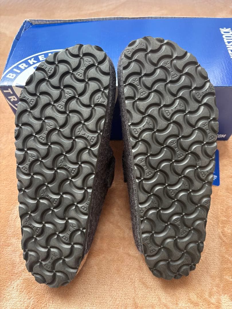 BIRKENSTOCK グレー サボサンダル 37（新品未使用）