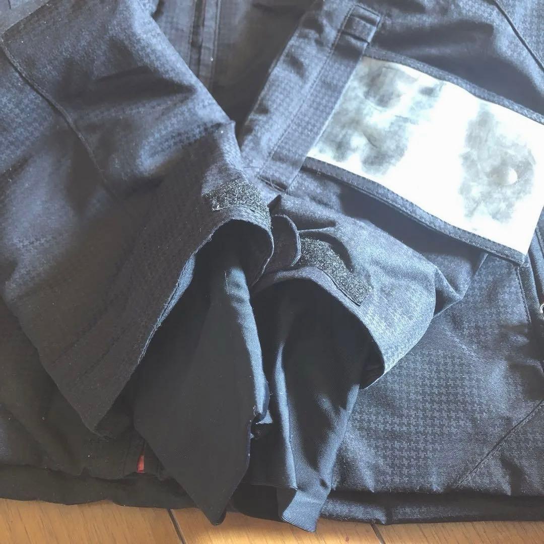 一度使用だけ❣️美品❣️子供用スキーウェア(上下セット)140cm おまけ付き