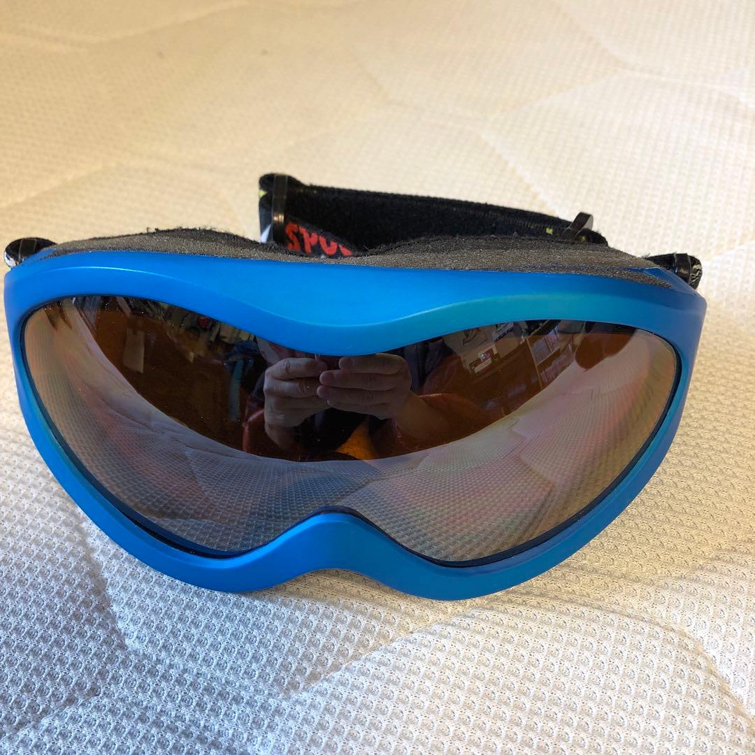 一度使用だけ❣️美品❣️子供用スキーウェア(上下セット)140cm おまけ付き