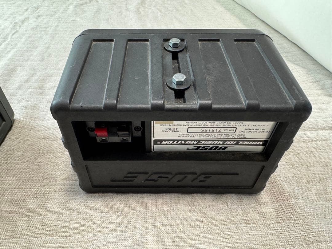 Bose 101MM スピーカー 2個セット 取り付け金具付き