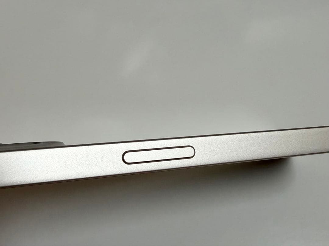 iPhone13本体 256GB ホワイト（スターライト）