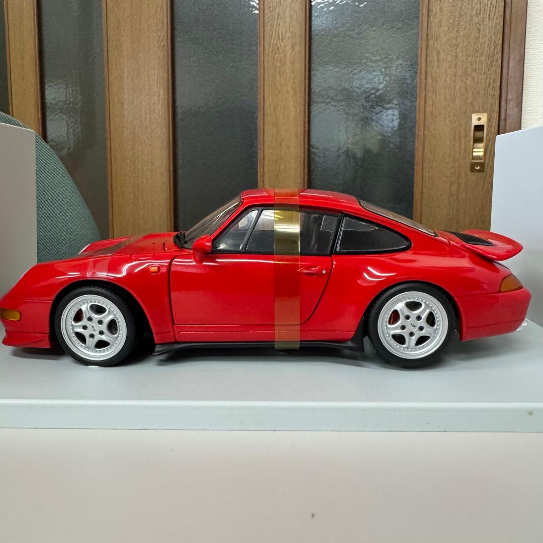 未使用品　レア！UTモデルズ 1/18 ポルシェ911カレラRS 赤