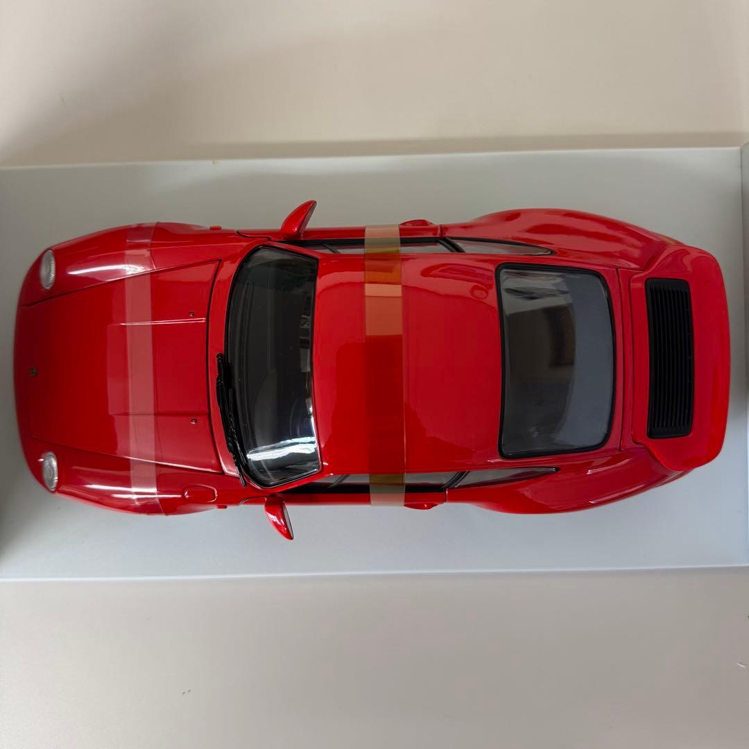 未使用品　レア！UTモデルズ 1/18 ポルシェ911カレラRS 赤