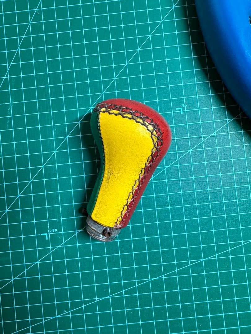 Momo ステアリング ベネトン