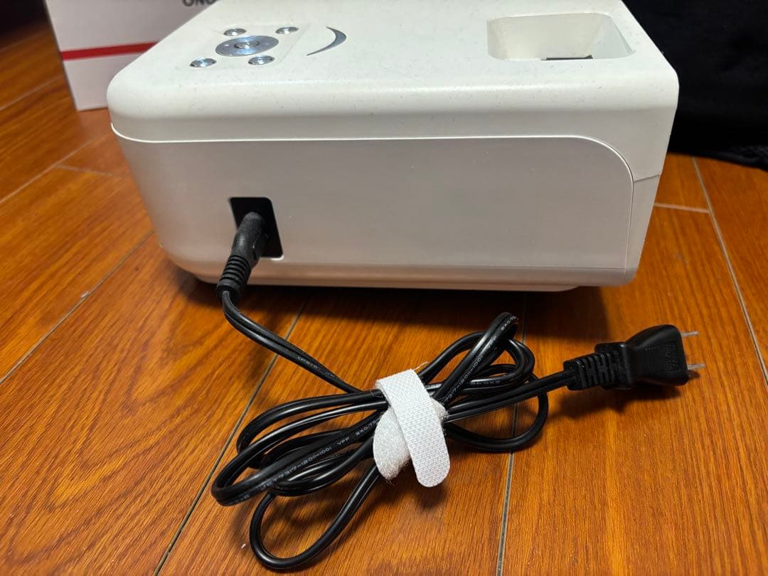 ONAOYO 1080P Video Projector 本体