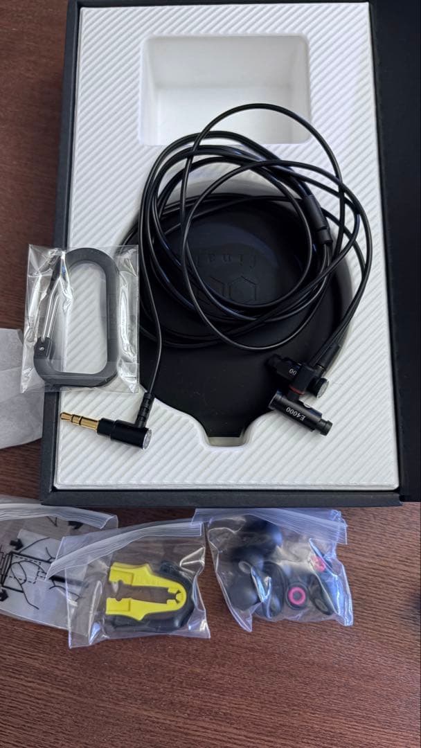 final E4000 有線イヤホン