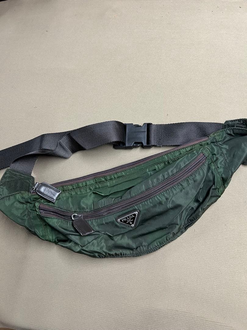 PRADA ボディバッグ オリーブグリーン 約38cm