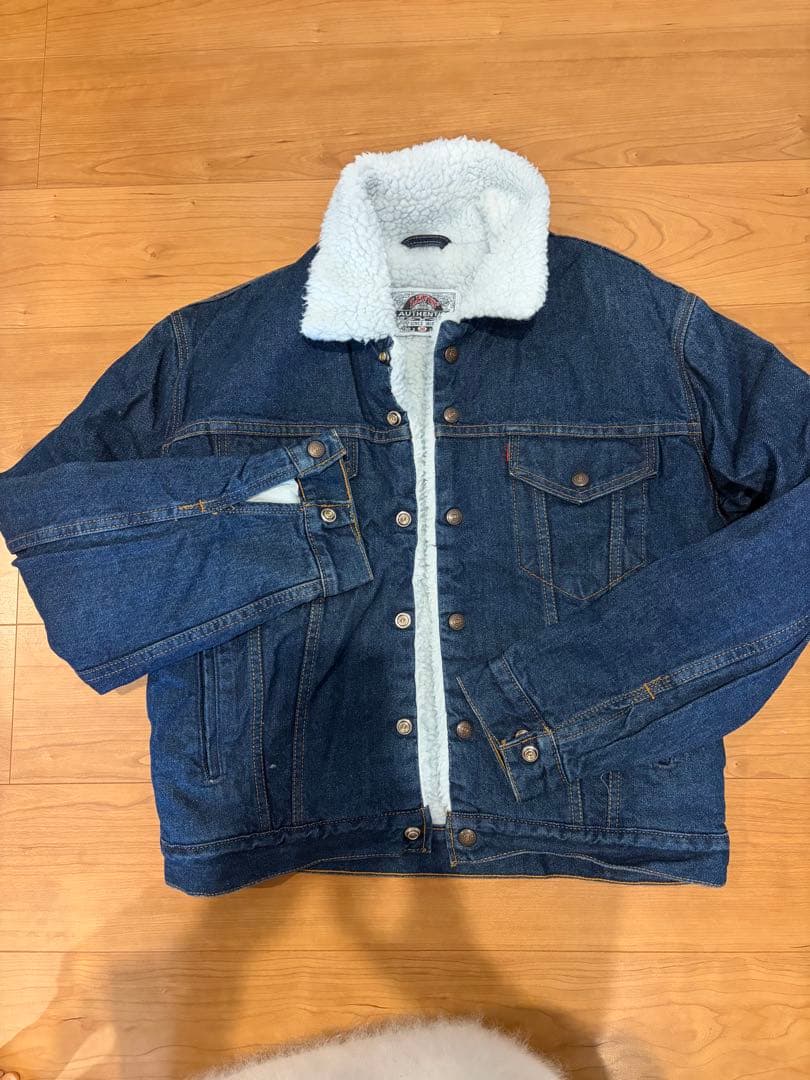 LEVI’S ボア付きダークブルーデニムジャケット