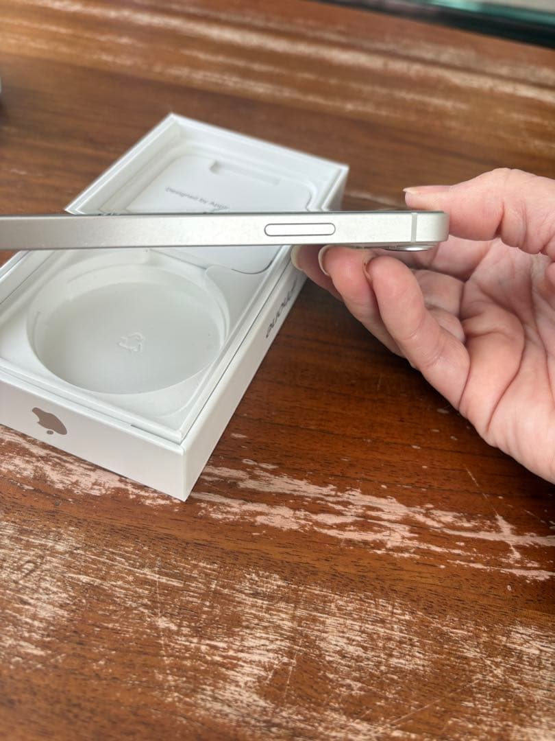 Apple iPhone 13 mini Starlight 本体