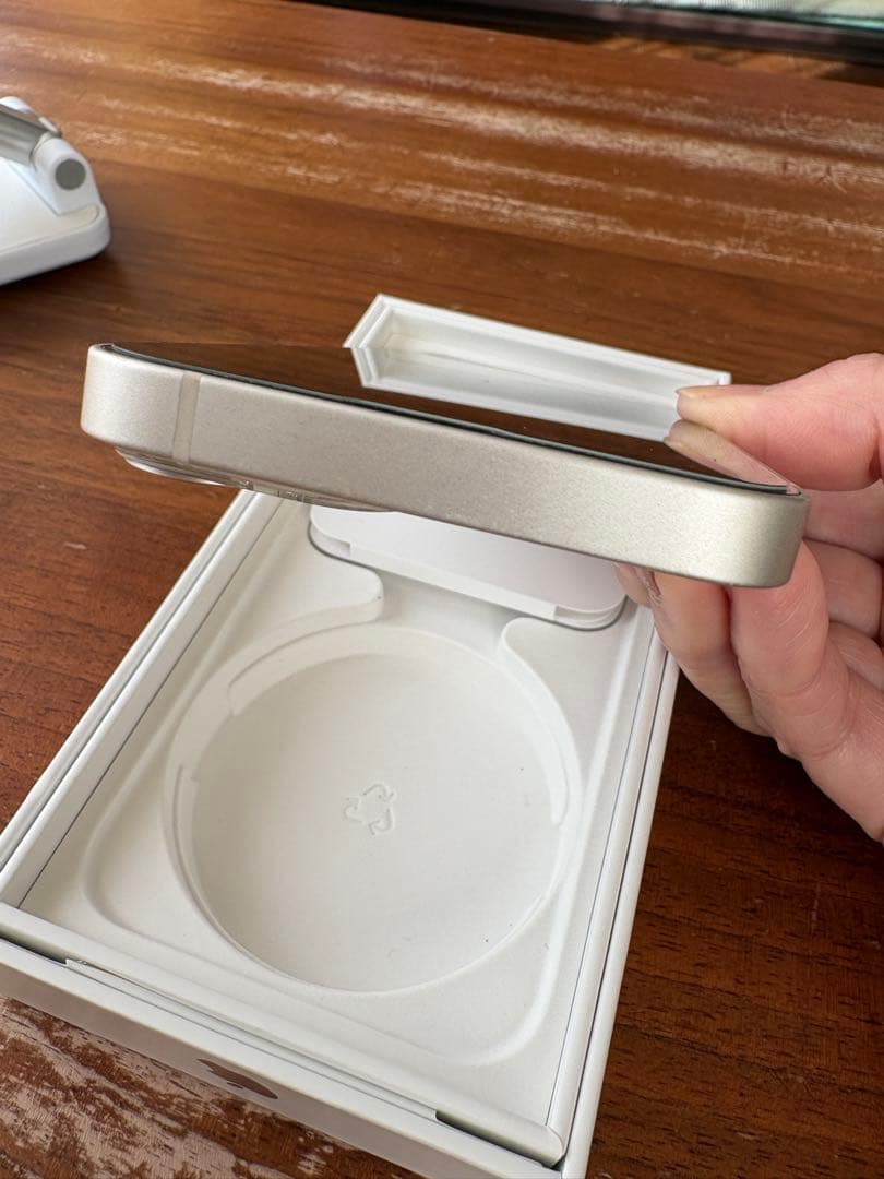 Apple iPhone 13 mini Starlight 本体