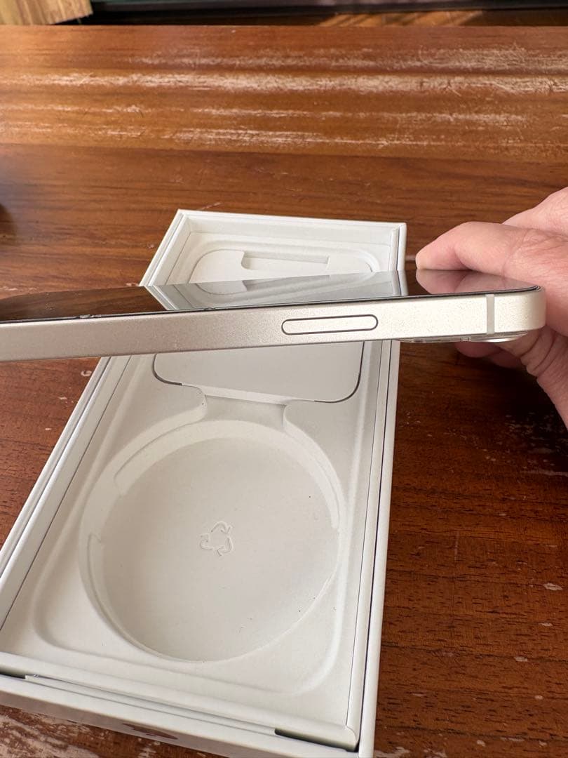 Apple iPhone 13 mini Starlight 本体