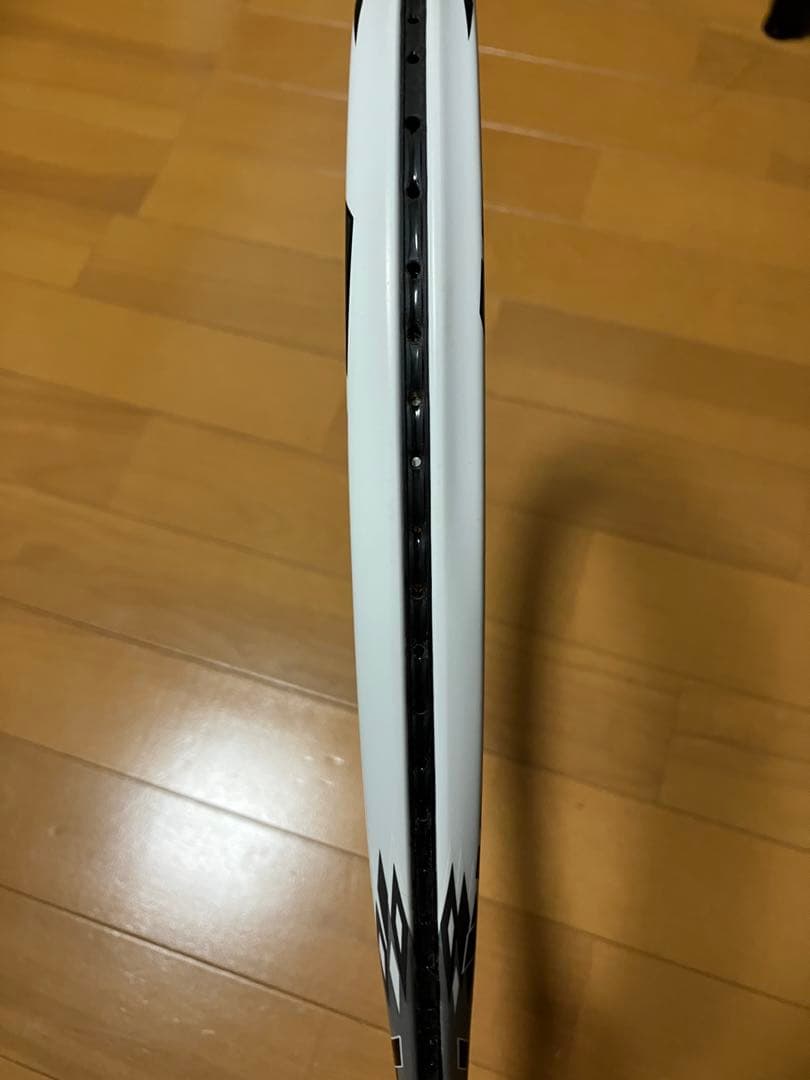 YONEX F-LASER 9V プラウドホワイト UL1サイズ