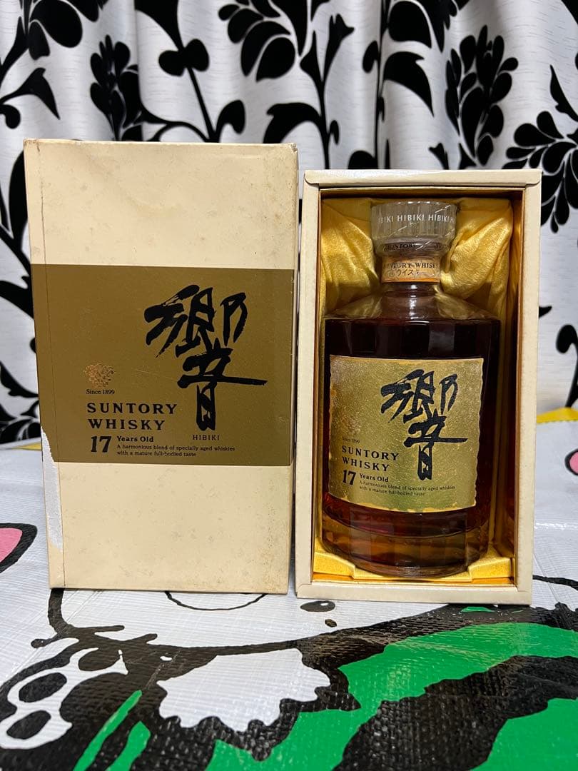 SUNTORY 響17 Years Old ウイスキーゴルドラベル