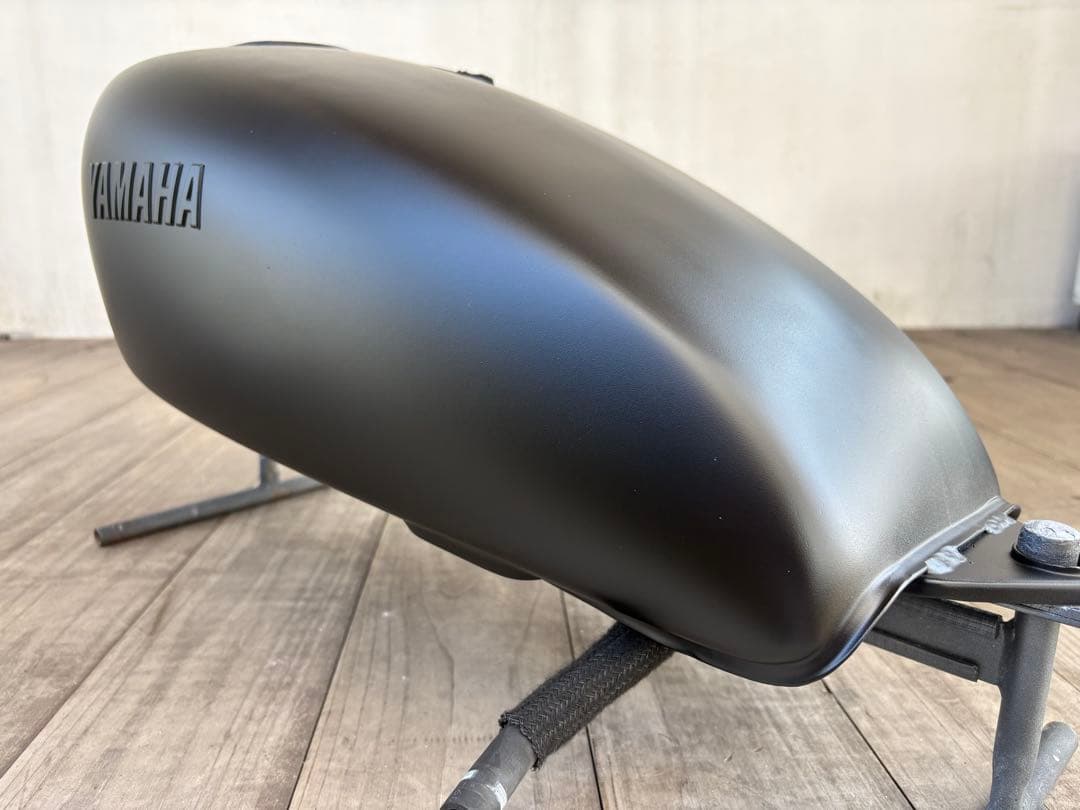 恋*雨様 SR400（インジェクション用）　マットブラックタンク　自家塗装