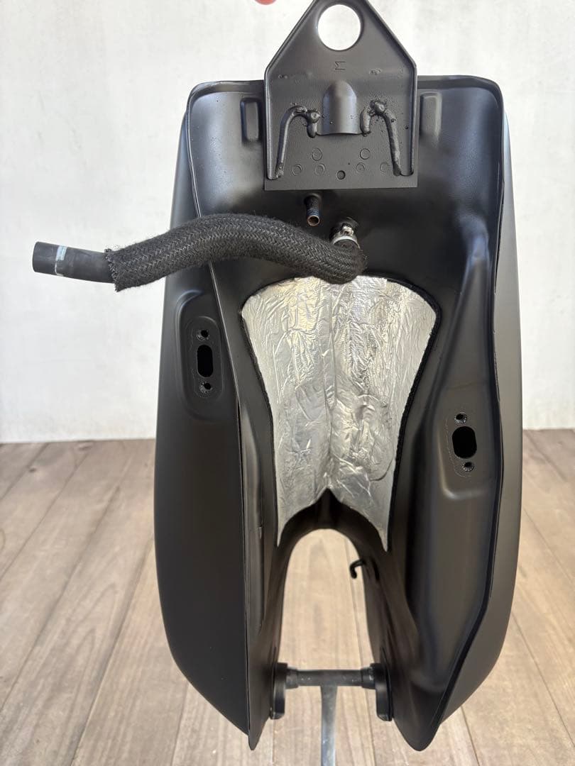 恋*雨様 SR400（インジェクション用）　マットブラックタンク　自家塗装